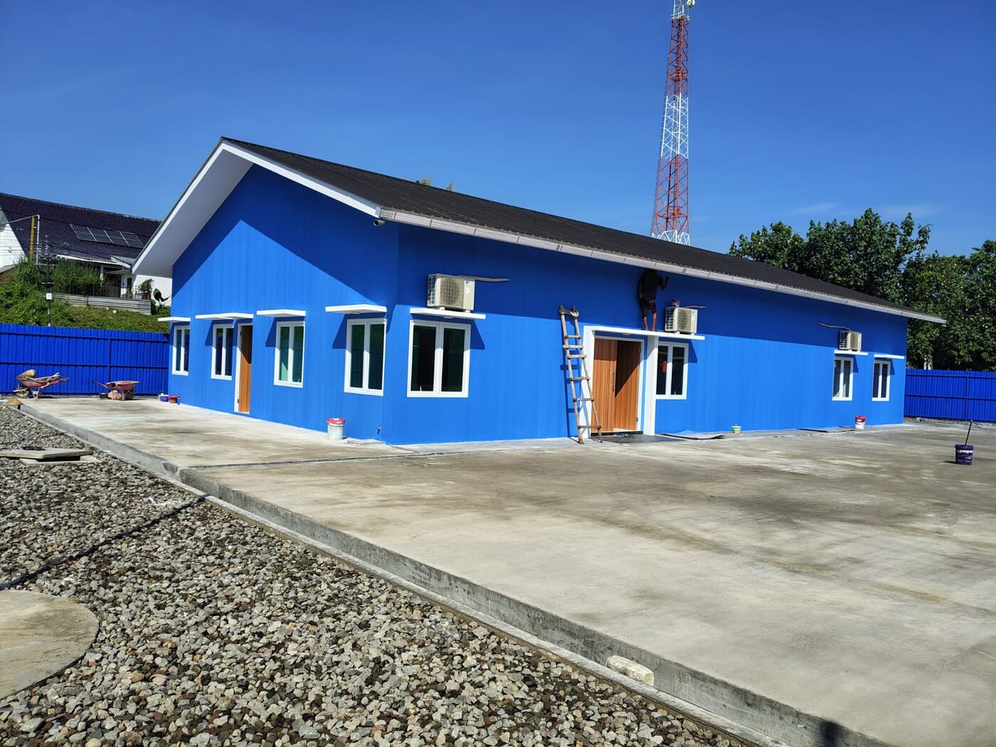 Bangunan baru setelah finishing eksterior